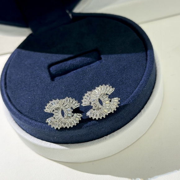 Chanel square diamond stud earrings - Picture 1 of 9